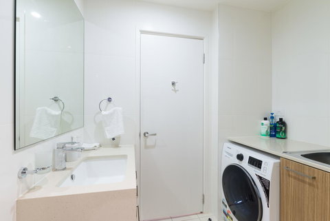 Ther-Rich 2Brm CBD Apartment - Who Is Search 28