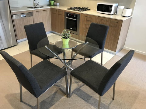 Ther-Rich 2Brm CBD Apartment - Who Is Search 35