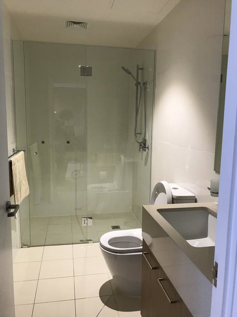 Ther-Rich 2Brm CBD Apartment - Who Is Search 39