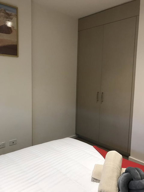 Ther-Rich 2Brm CBD Apartment - Who Is Search 41