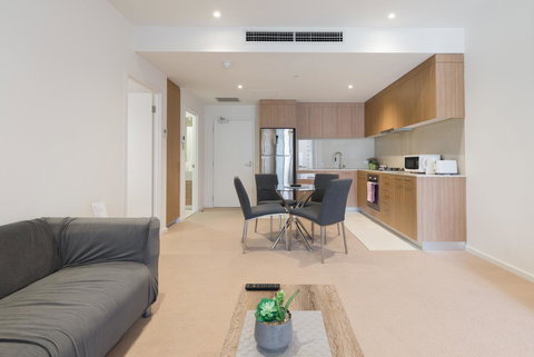 Ther-Rich 2Brm CBD Apartment - Who Is Search 22