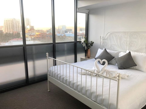 CENTRAL ESCAPE 2 BEDROOM @ ADELAIDE CBD - Who Is Search 2