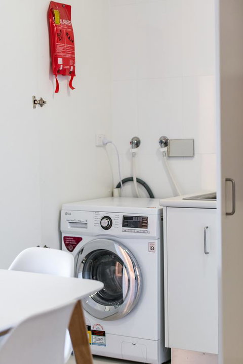 Stylish And Comfortable, Views Over Gouger St! - Who Is Search 16