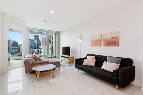 Stylish And Comfortable, Views Over Gouger St! - Who Is Search 0