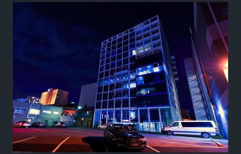 Stylish And Comfortable, Views Over Gouger St! - Who Is Search 22