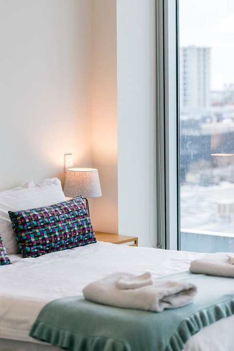 Stylish And Comfortable, Views Over Gouger St! - Who Is Search 10