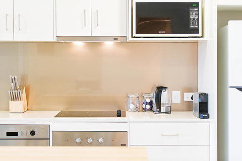 Stylish And Comfortable, Views Over Gouger St! - Who Is Search 7