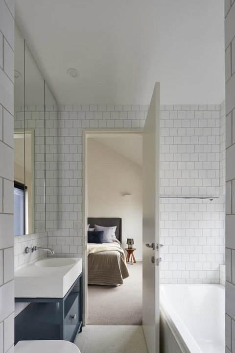 Swainson On Castle - Bet 4u 16