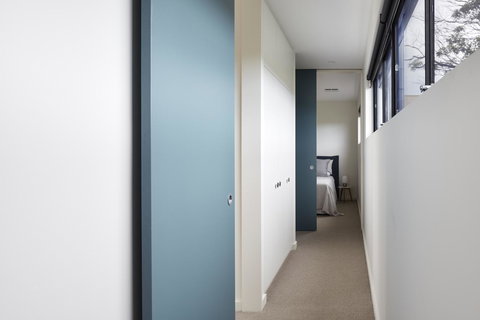 Swainson On Castle - Bet 4u 13