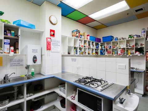 Blue Galah International Backpackers Hostel - Who Is Search 25