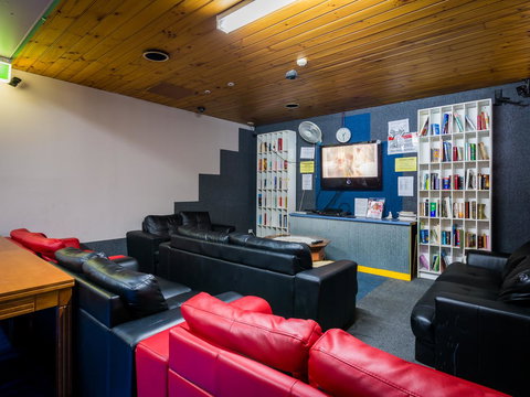 Blue Galah International Backpackers Hostel - Who Is Search 5