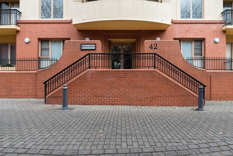 One Bedroom In Adelaideâ€™s East End FREE WIFI*Netflix*Parking - Bet 4u 13