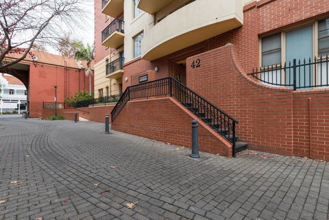 One Bedroom In Adelaideâ€™s East End FREE WIFI*Netflix*Parking - Bet 4u 22