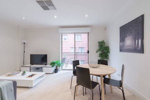 One Bedroom In Adelaideâ€™s East End FREE WIFI*Netflix*Parking - Bet 4u 8