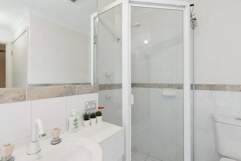 One Bedroom In Adelaideâ€™s East End FREE WIFI*Netflix*Parking - Bet 4u 10