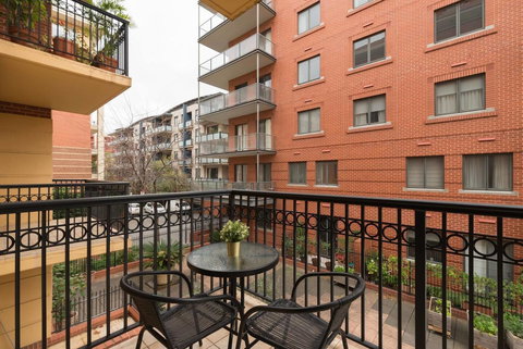 One Bedroom In Adelaideâ€™s East End FREE WIFI*Netflix*Parking - Bet 4u 2