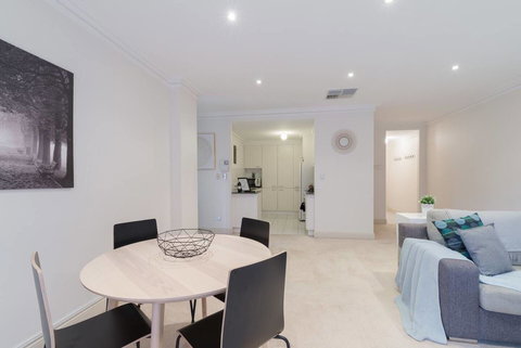One Bedroom In Adelaideâ€™s East End FREE WIFI*Netflix*Parking - Bet 4u 18