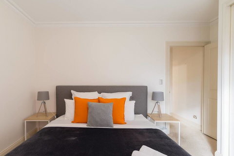 One Bedroom In Adelaideâ€™s East End FREE WIFI*Netflix*Parking - Bet 4u 7
