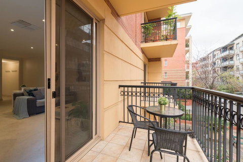 One Bedroom In Adelaideâ€™s East End FREE WIFI*Netflix*Parking - Bet 4u 5