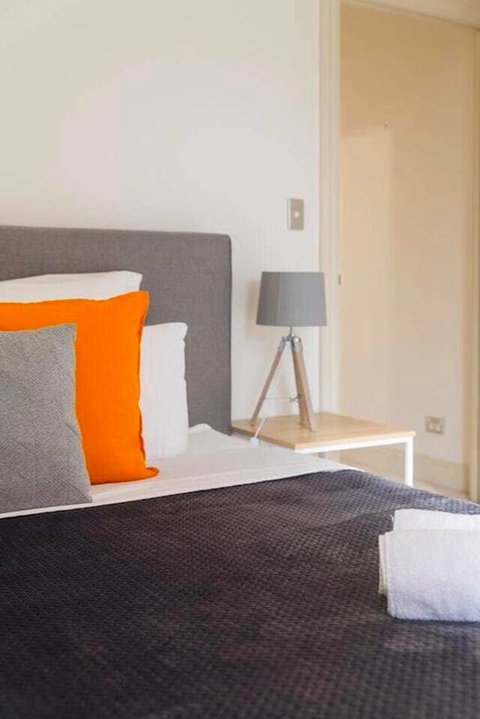 One Bedroom In Adelaideâ€™s East End FREE WIFI*Netflix*Parking - Bet 4u 1