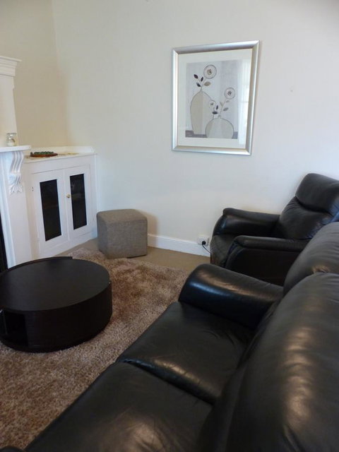Andy's Accommodation - Click Find 7