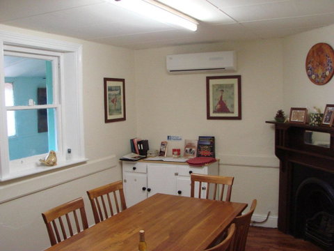 Andy's Accommodation - Click Find 23