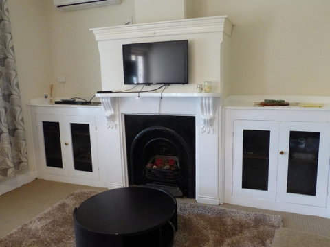 Andy's Accommodation - Click Find 6