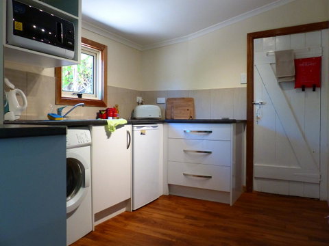 Andy's Accommodation - Click Find 15