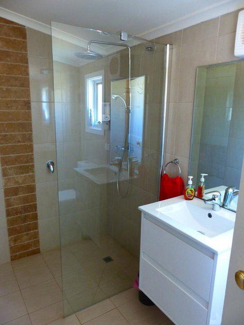 Andy's Accommodation - Click Find 21