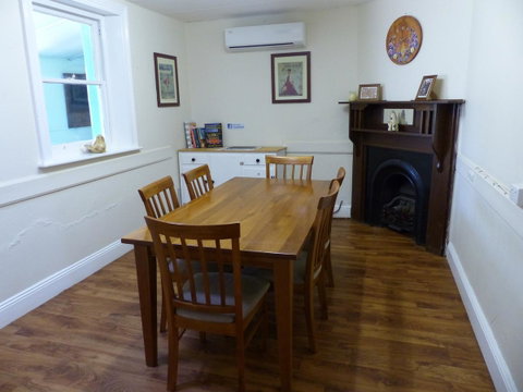 Andy's Accommodation - Click Find 5