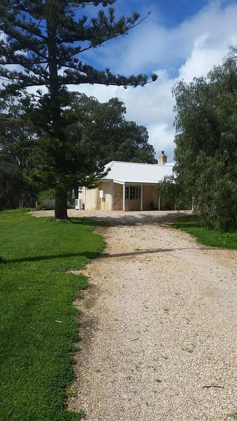 Peppermint Farm Cottage - Click Find 2