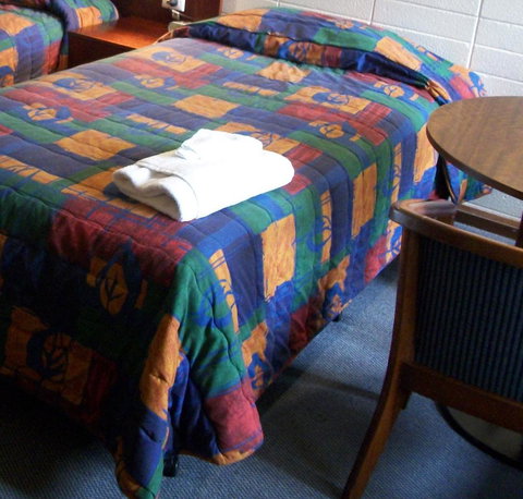 South Terrace Motel - Who Is Search 5