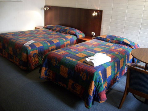 South Terrace Motel - Who Is Search 7