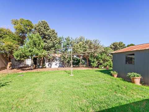 Boat House - Bet 4u 11