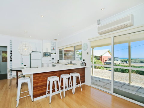 Boat House - Bet 4u 1