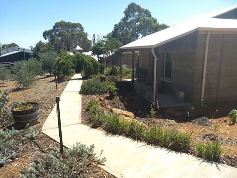 Hotham Ridge Winery And Cottages - DBD 14