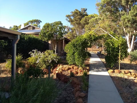 Hotham Ridge Winery And Cottages - DBD 4