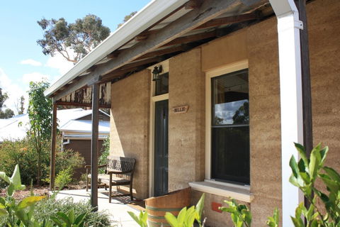 Hotham Ridge Winery And Cottages - DBD 0