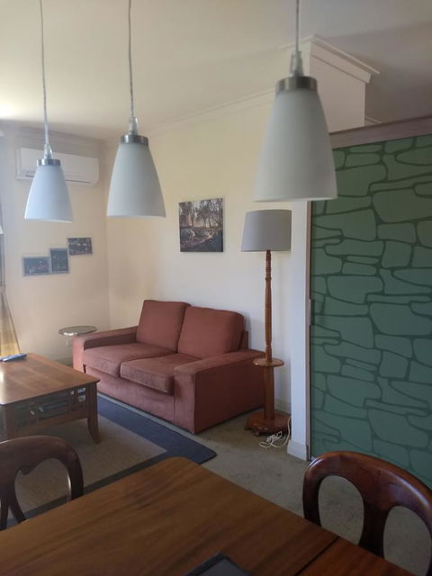 Hotham Ridge Winery And Cottages - DBD 11