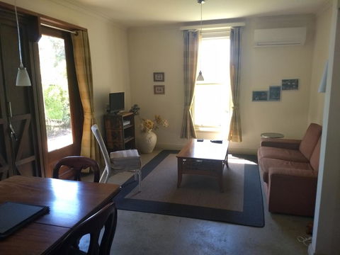 Hotham Ridge Winery And Cottages - DBD 10
