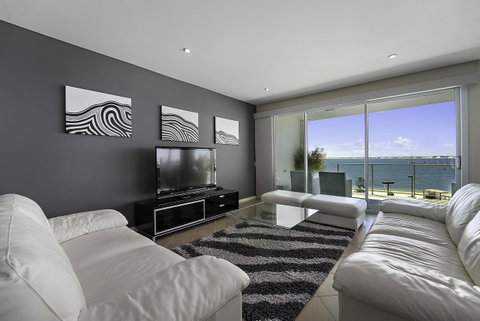 Luxury Suite Bunbury - Lawyer Find 3