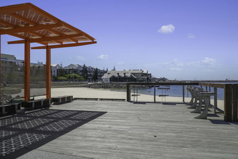 Luxury Suite Bunbury - Lawyer Find 18