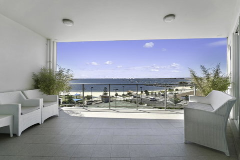 Luxury Suite Bunbury - Lawyer Find 2