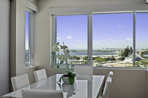 Luxury Suite Bunbury - Lawyer Find 6