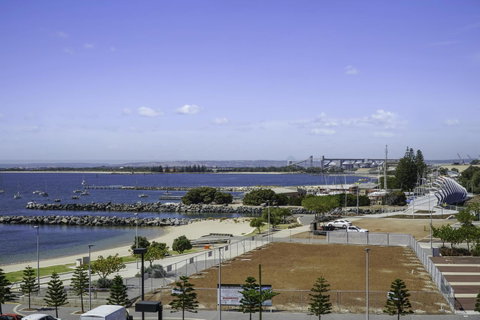 Luxury Suite Bunbury - Lawyer Find 22