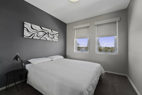 Luxury Suite Bunbury - Lawyer Find 12