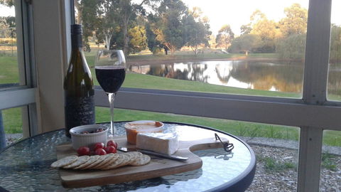Abbivale Farm Cottage - Click Find 0