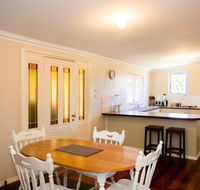 Yvonnes Rest Holiday Home - Bet 4u