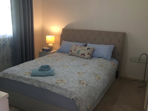 Bright & Beautiful Home On The Hills! - Bet 4u 20