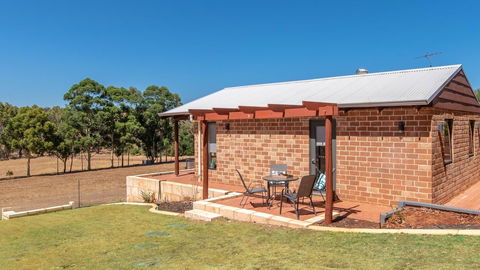 'Bindoon Valley Escape' Cottage - Click Find 9